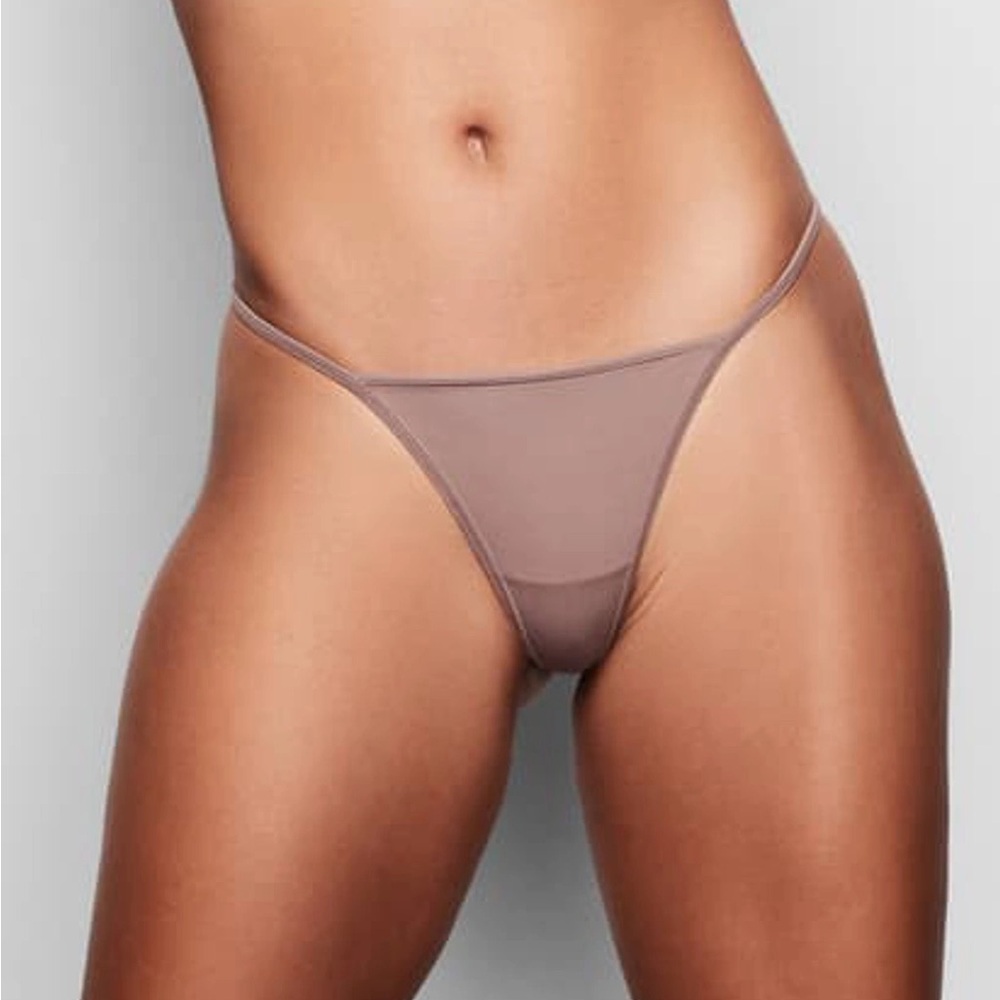 NWT Skims Fits Everybody" T-String thong in brown shade "Umber" 3X